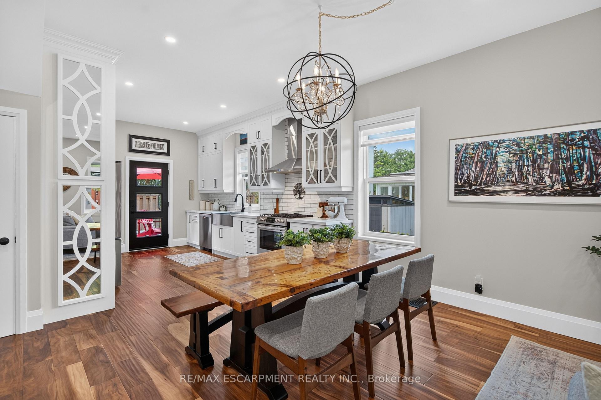 Photo 15 of 122 Stuart Street, Guelph, St. George's — HOMEH