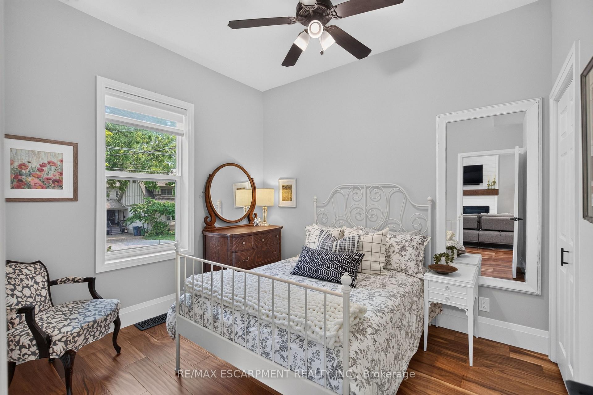 Photo 28 of 122 Stuart Street, Guelph, St. George's — HOMEH