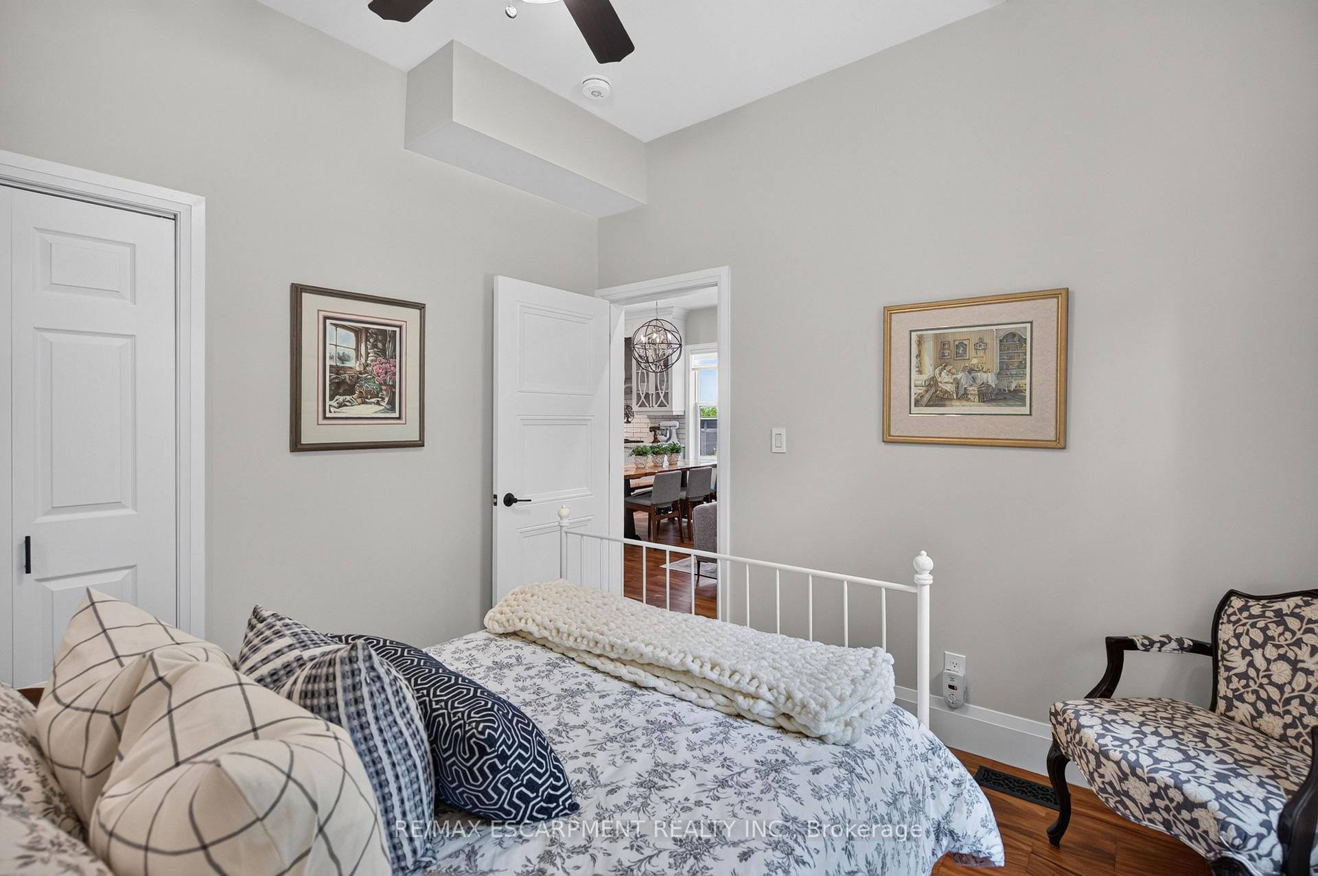 Photo 29 of 122 Stuart Street, Guelph, St. George's — HOMEH