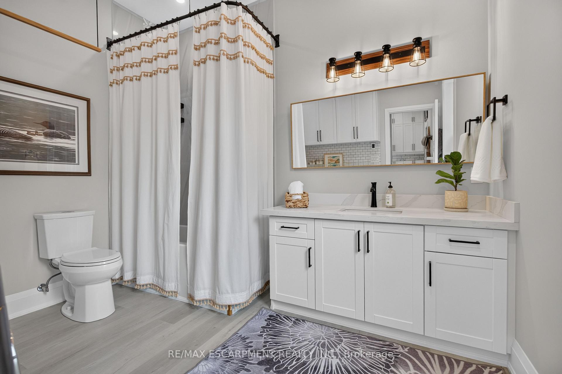 Photo 33 of 122 Stuart Street, Guelph, St. George's — HOMEH