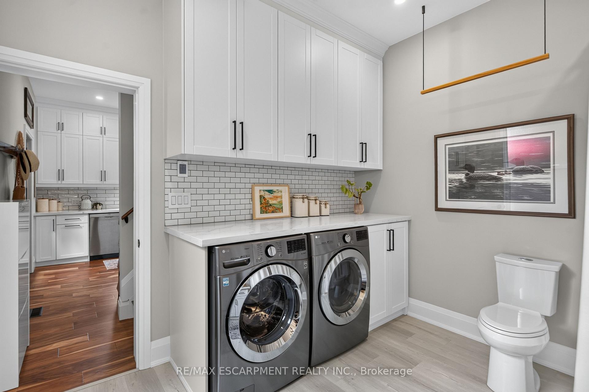 Photo 34 of 122 Stuart Street, Guelph, St. George's — HOMEH