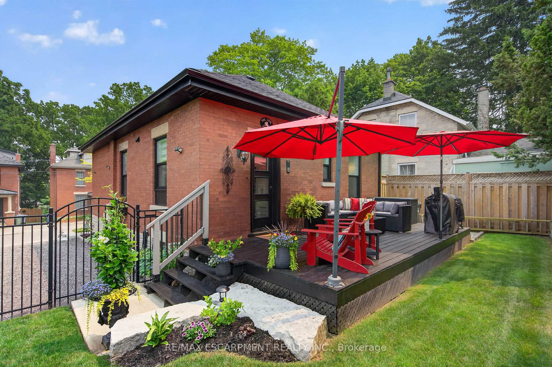 Photo 42 of 122 Stuart Street, Guelph, St. George's — HOMEH