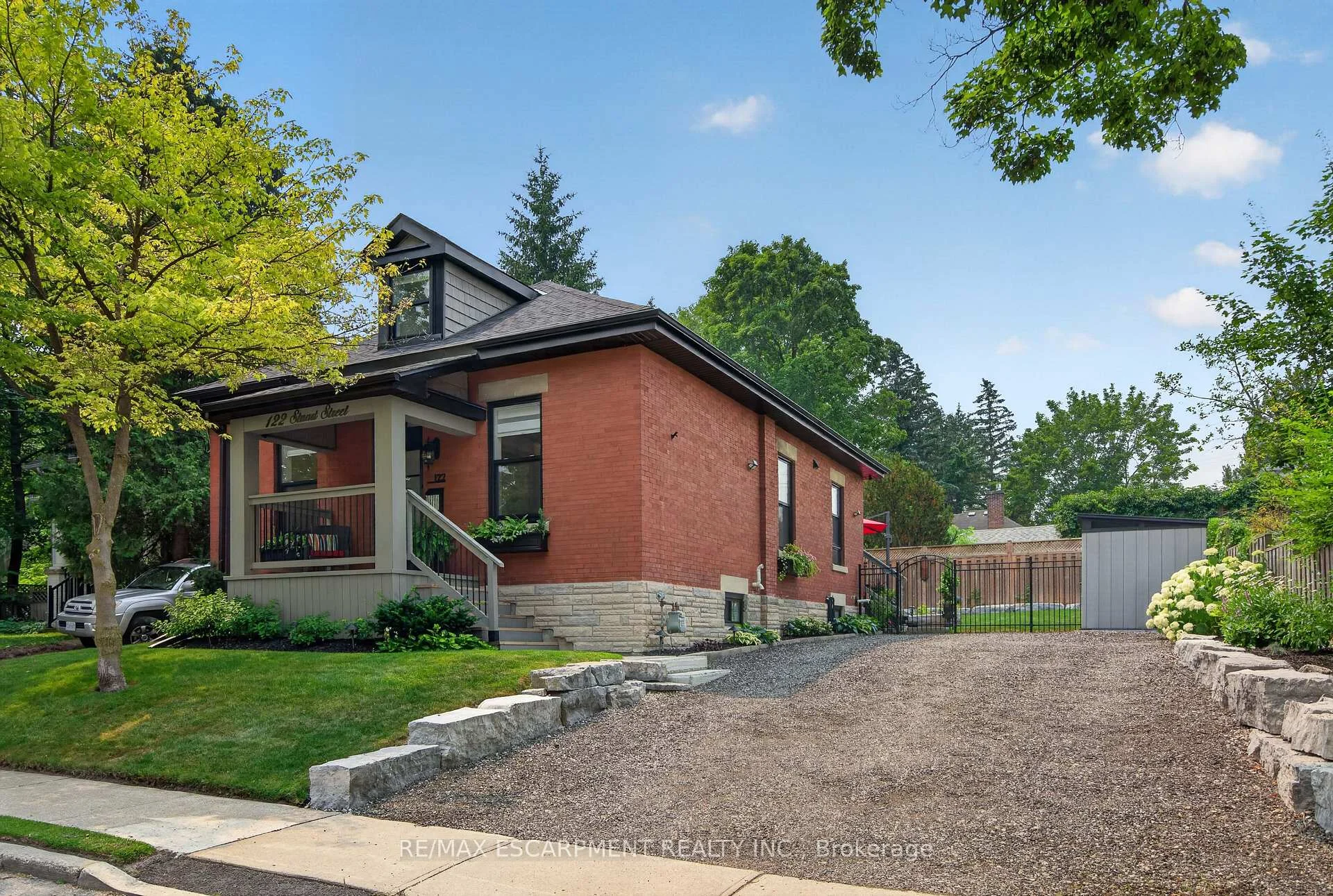 Photo 8 of 122 Stuart Street, Guelph, St. George's — HOMEH