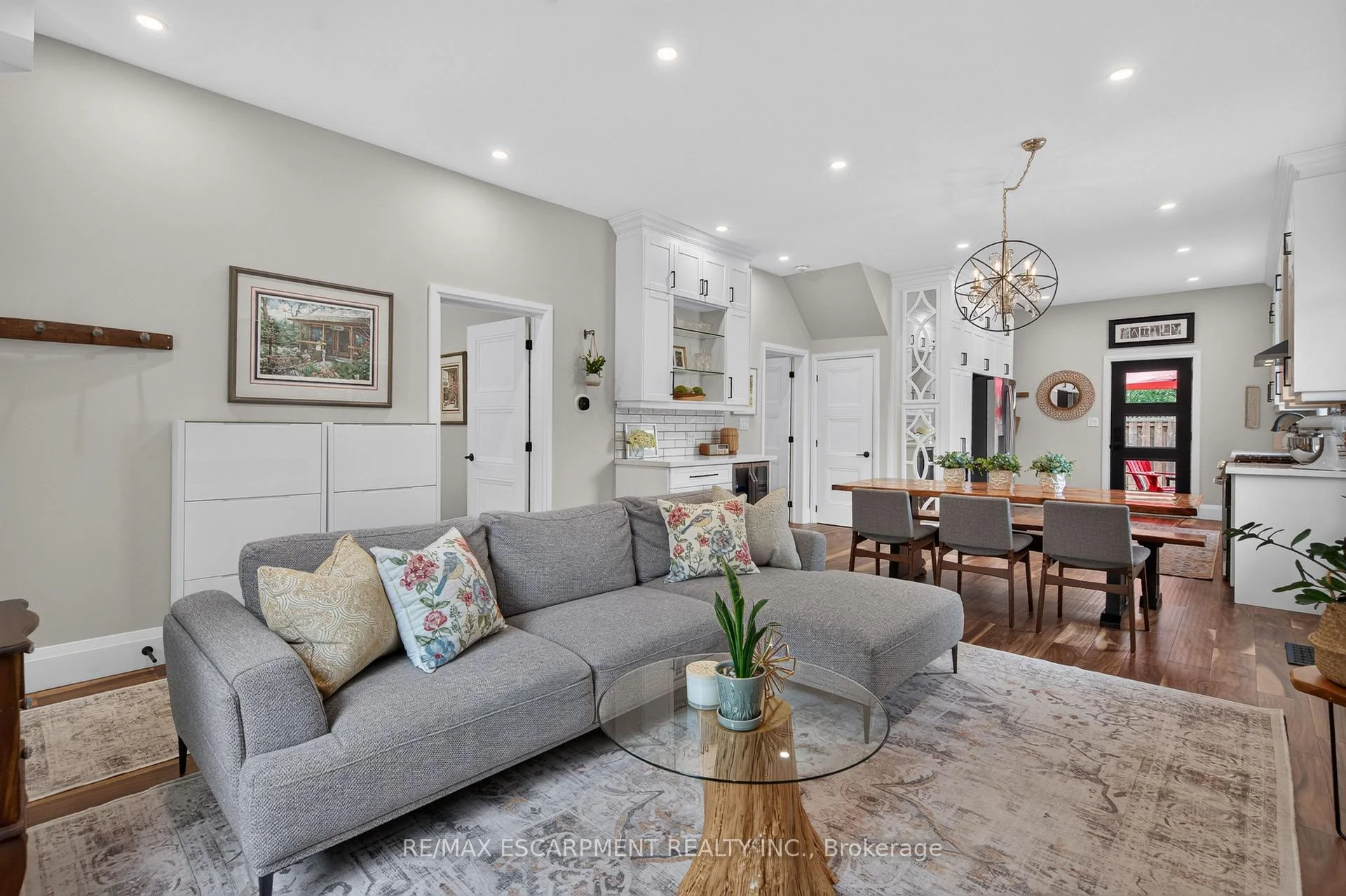 Photo 16 of 122 Stuart Street, Guelph, St. George's — HOMEH