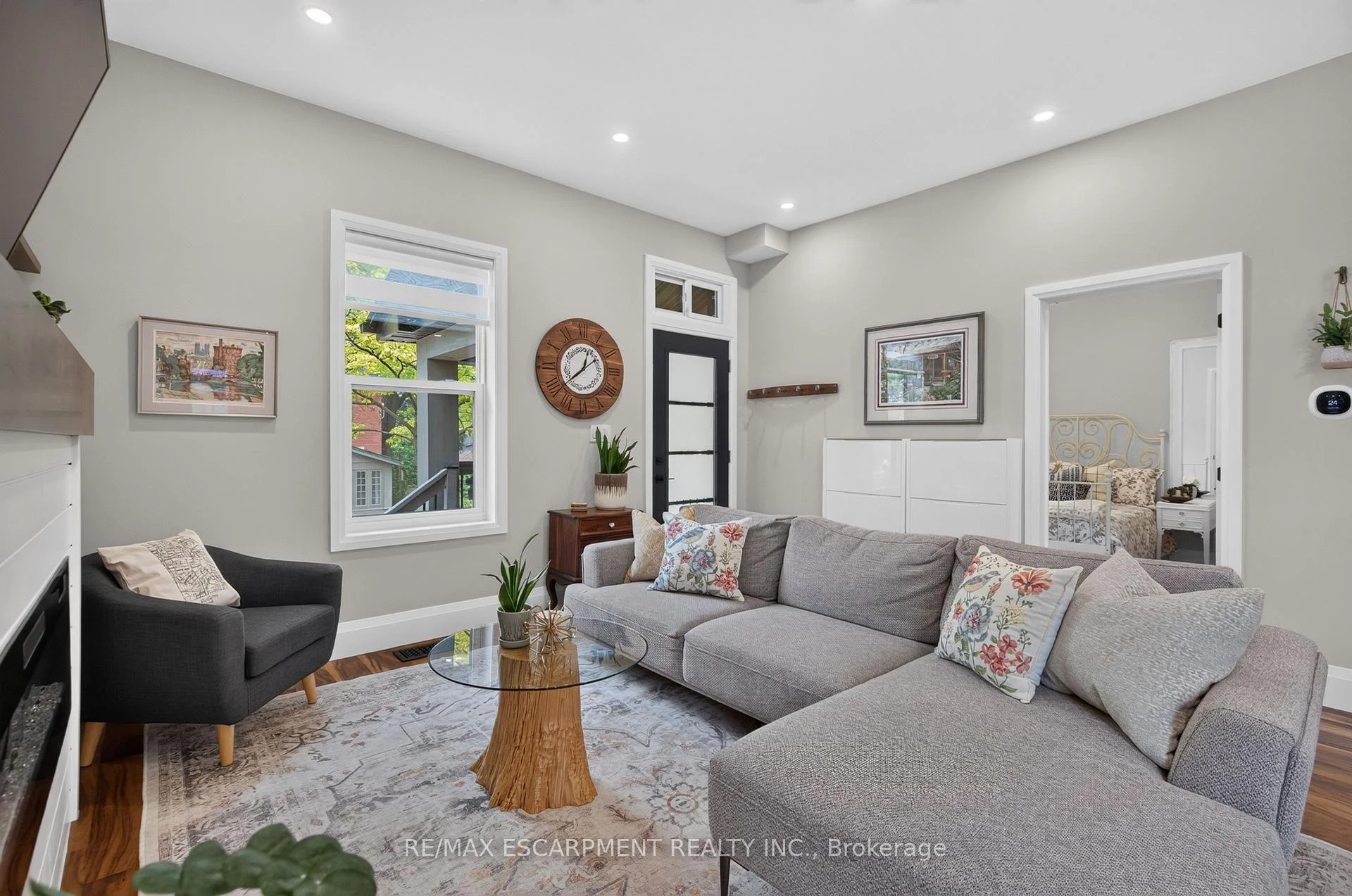 Photo 18 of 122 Stuart Street, Guelph, St. George's — HOMEH