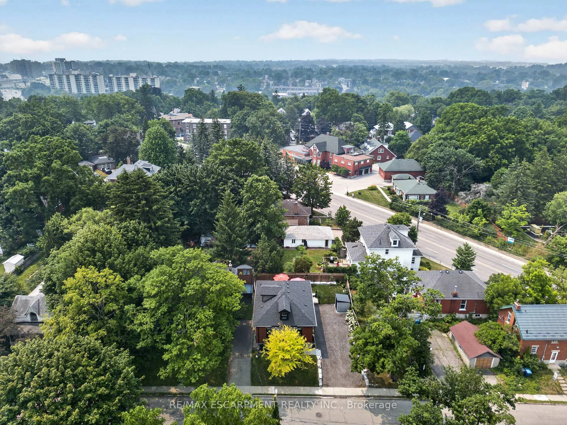 Photo 49 of 122 Stuart Street, Guelph, St. George's — HOMEH