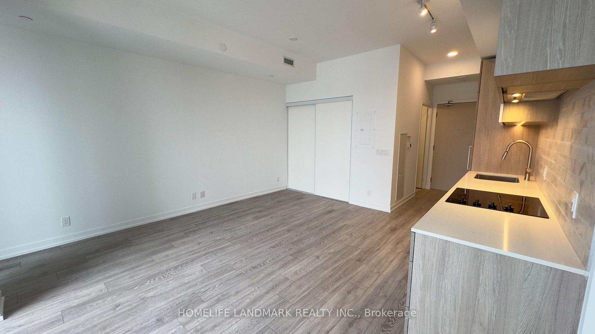 Photo 5 of Unit 720, 2020 Bathurst Street, Toronto, Humewood-Cedarvale — HOMEH