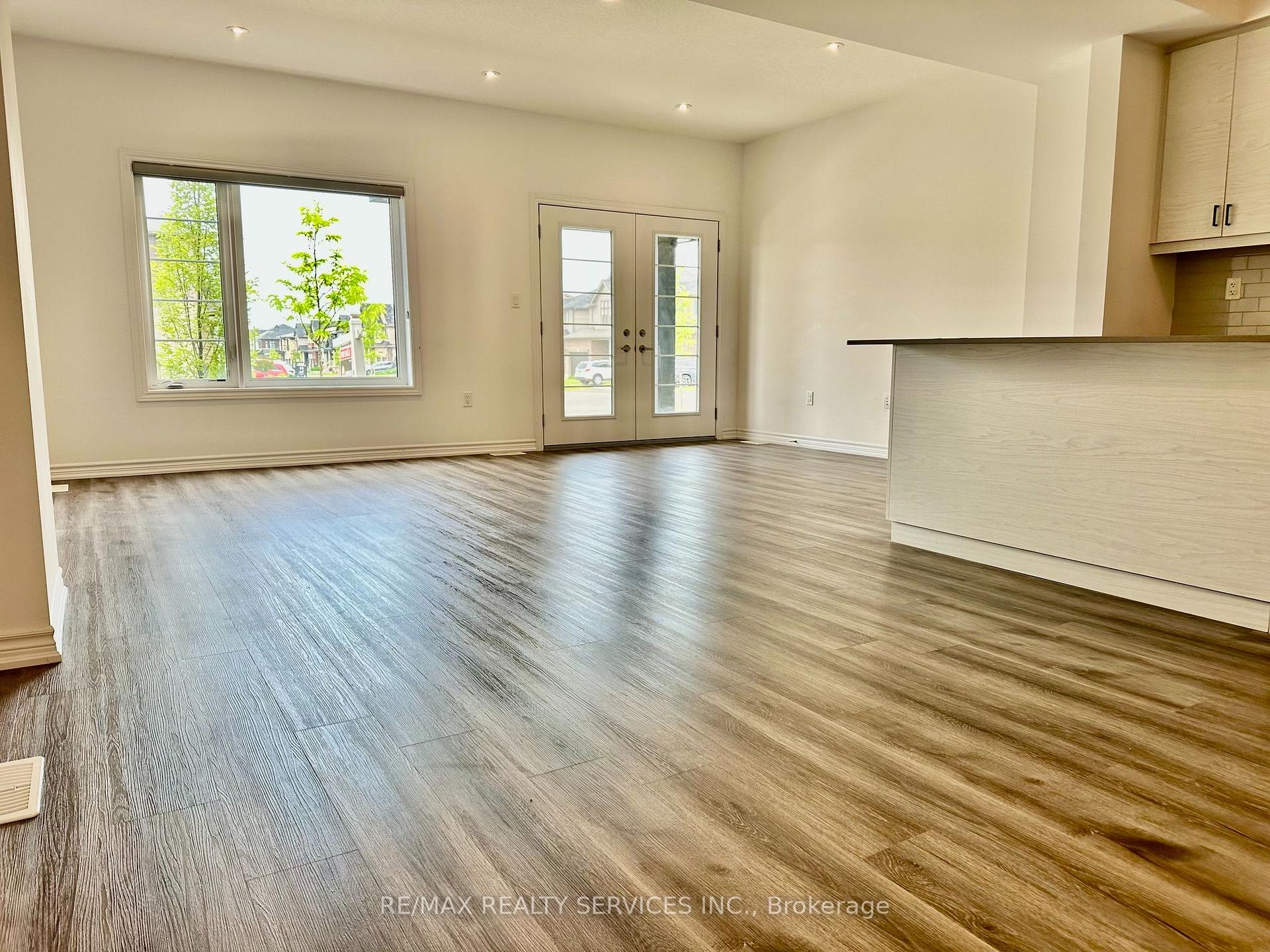 Photo 9 of Unit 22, 461 Blackburn Drive, Brantford, Empire South — HOMEH