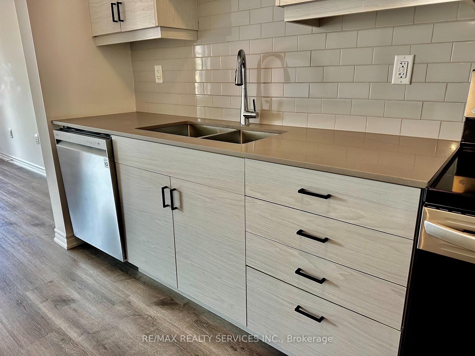 Photo 16 of Unit 22, 461 Blackburn Drive, Brantford, Empire South — HOMEH