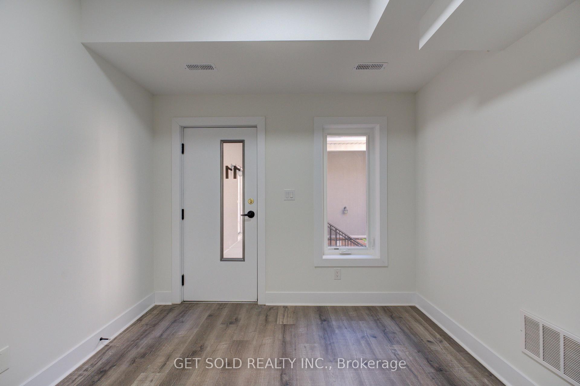 Photo 3 of Unit 11, 6701 Thorold Stone Road, Niagara Falls, Stamford — HOMEH