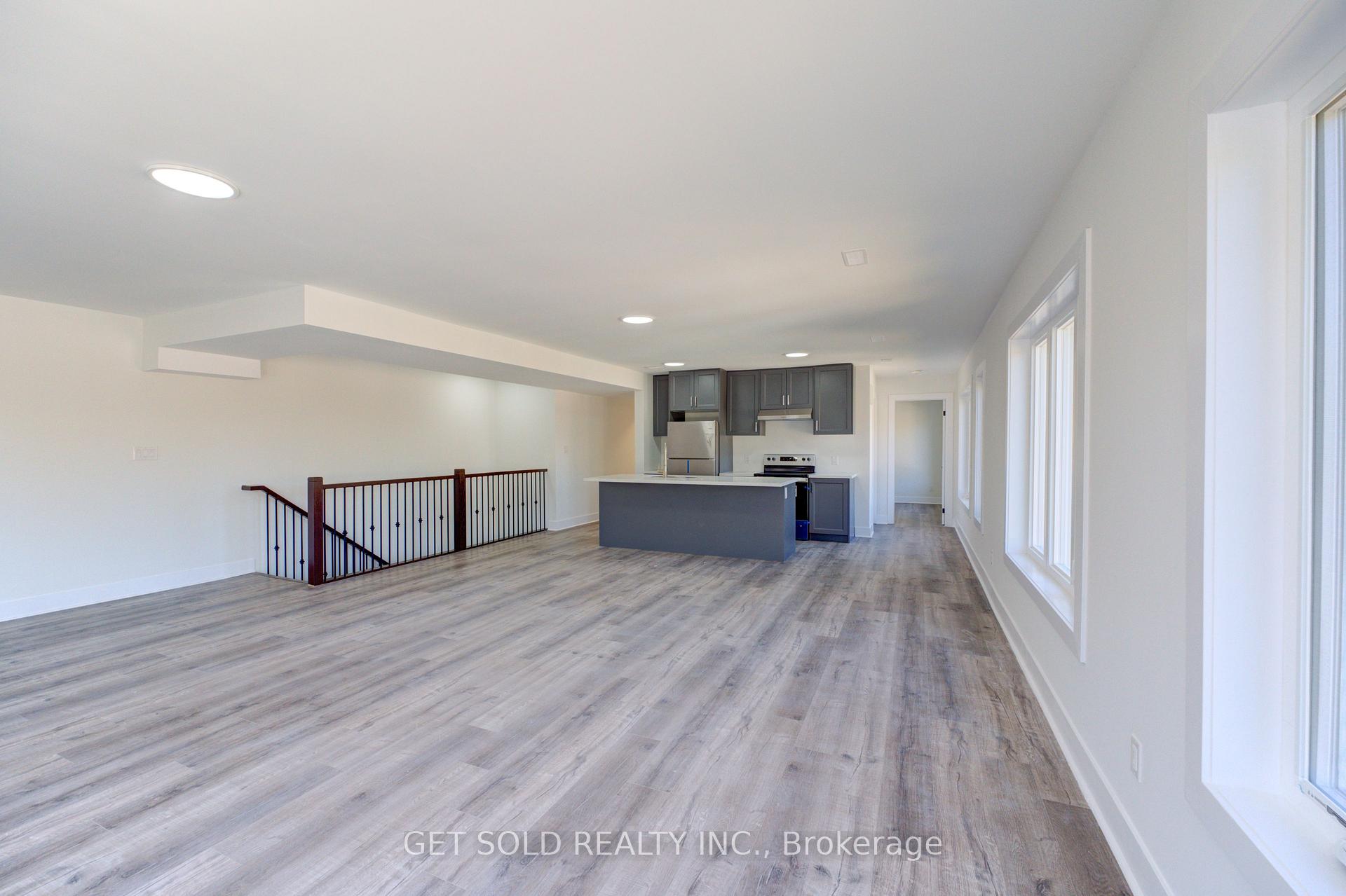 Photo 5 of Unit 11, 6701 Thorold Stone Road, Niagara Falls, Stamford — HOMEH
