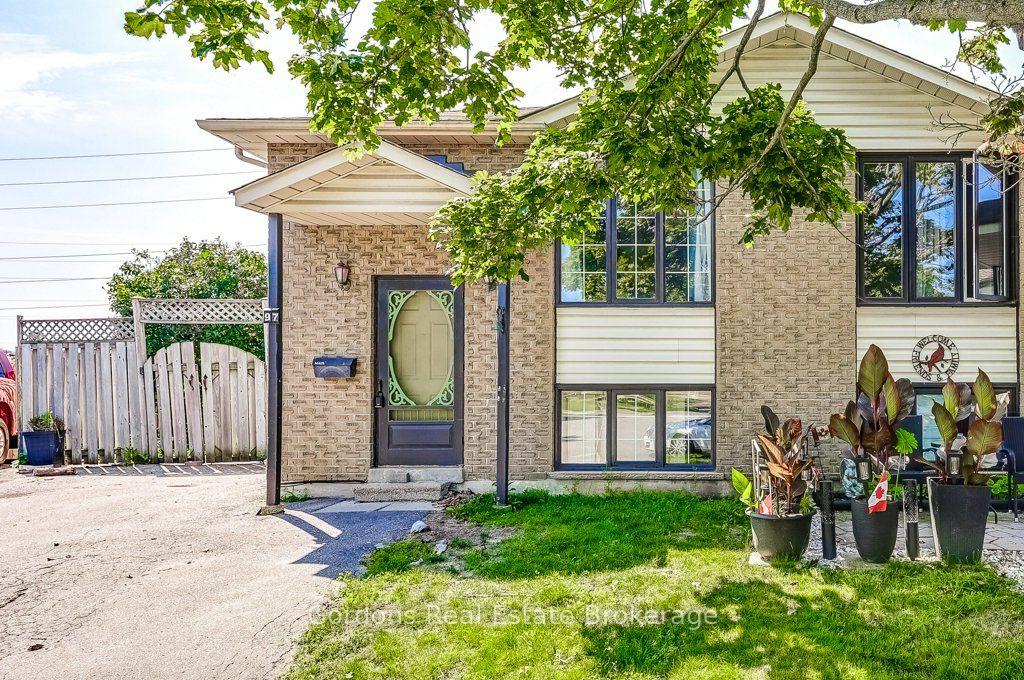 Photo 2 of 97 John Scott Court, Clarington, Bowmanville — HOMEH