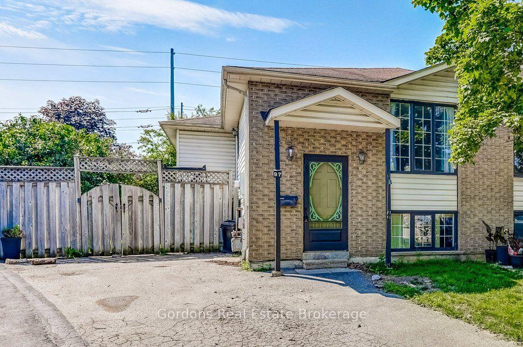 Photo 4 of 97 John Scott Court, Clarington, Bowmanville — HOMEH