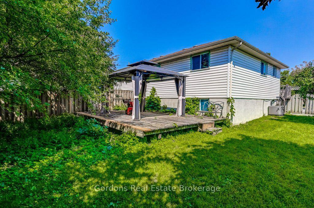 Photo 5 of 97 John Scott Court, Clarington, Bowmanville — HOMEH
