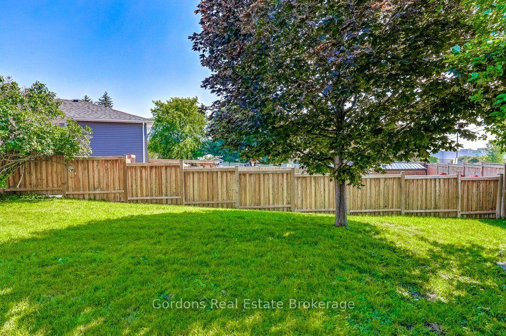Photo 9 of 97 John Scott Court, Clarington, Bowmanville — HOMEH