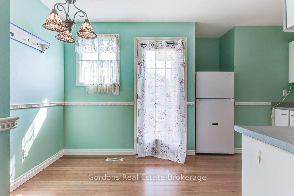 Photo 15 of 97 John Scott Court, Clarington, Bowmanville — HOMEH