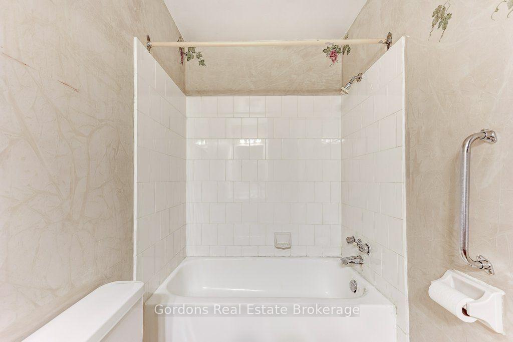 Photo 22 of 97 John Scott Court, Clarington, Bowmanville — HOMEH