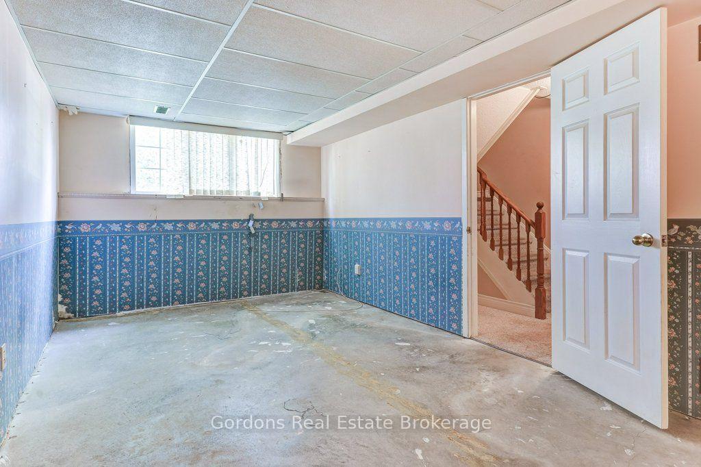 Photo 35 of 97 John Scott Court, Clarington, Bowmanville — HOMEH