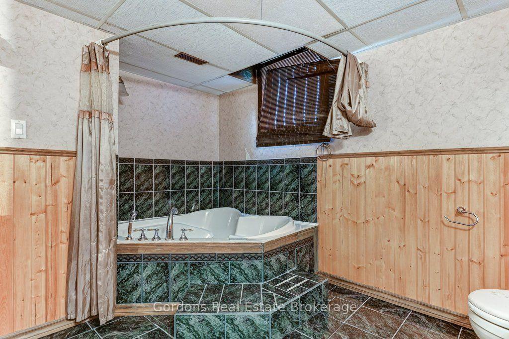 Photo 39 of 97 John Scott Court, Clarington, Bowmanville — HOMEH
