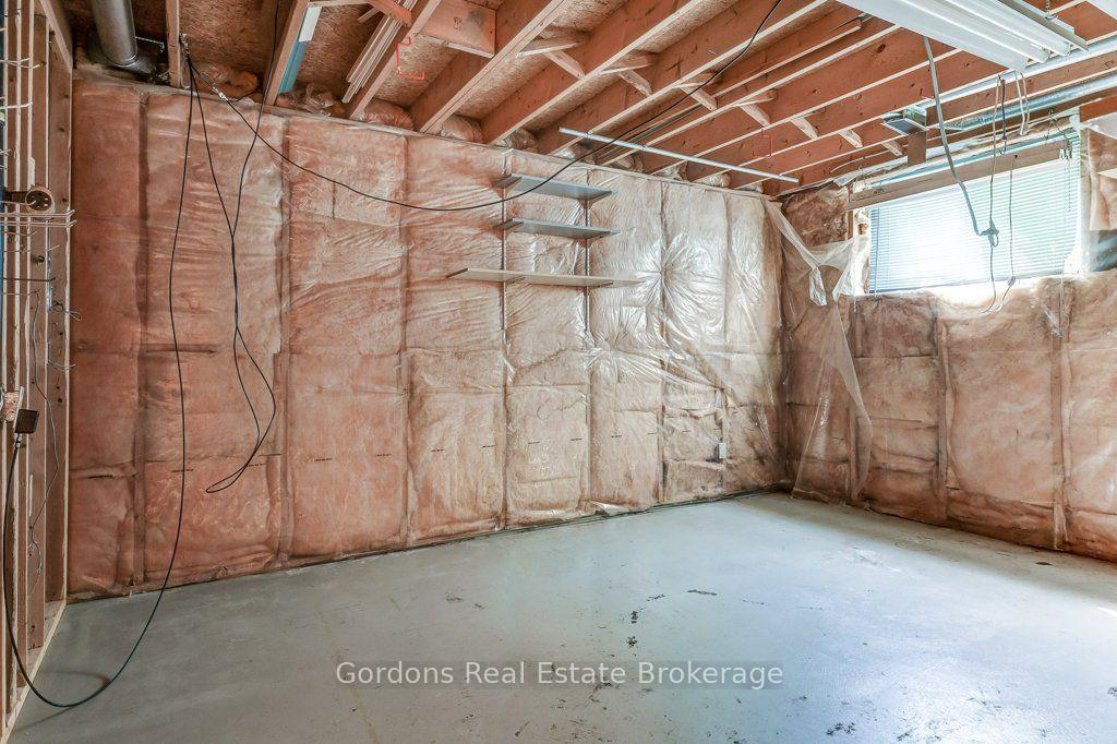 Photo 41 of 97 John Scott Court, Clarington, Bowmanville — HOMEH