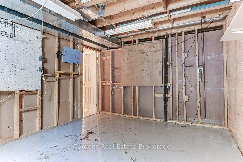 Photo 42 of 97 John Scott Court, Clarington, Bowmanville — HOMEH