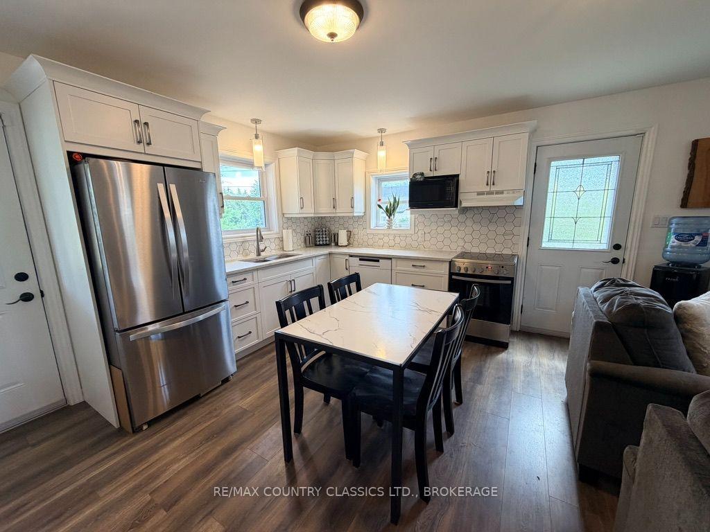 Photo 5 of 10131 Highway 41, Addington Highlands, Addington Highlands — HOMEH