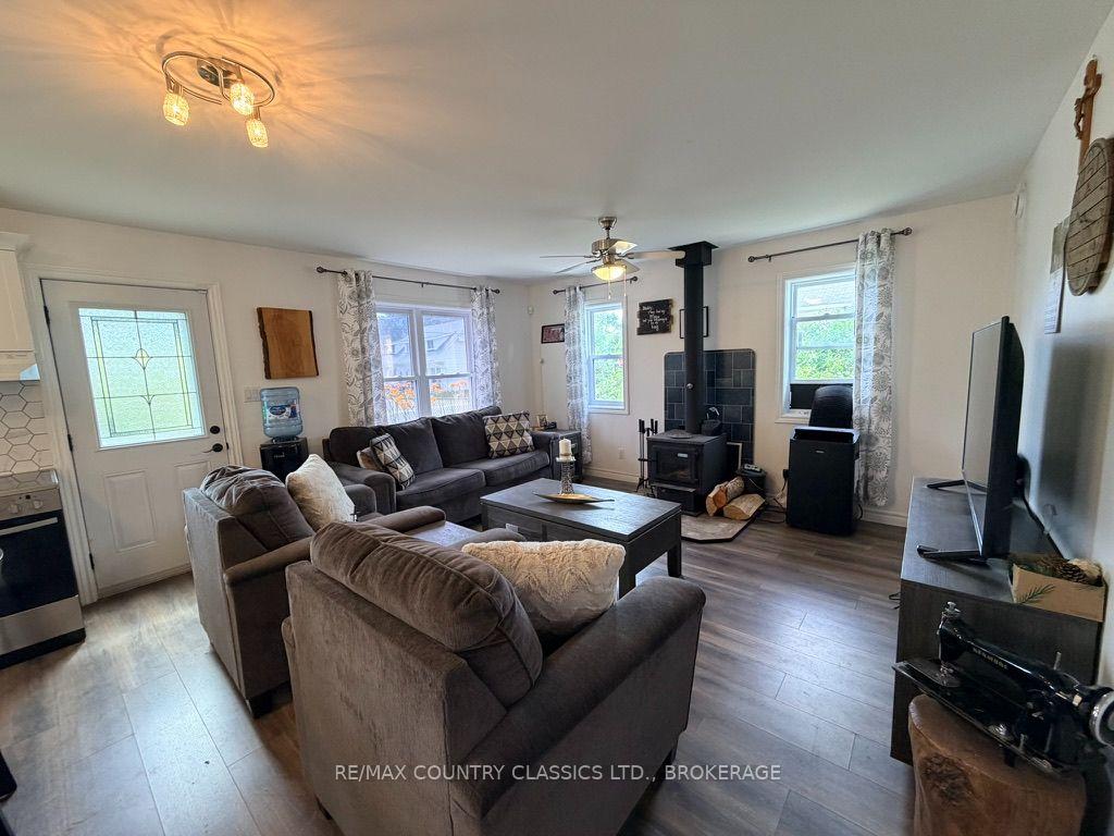 Photo 7 of 10131 Highway 41, Addington Highlands, Addington Highlands — HOMEH