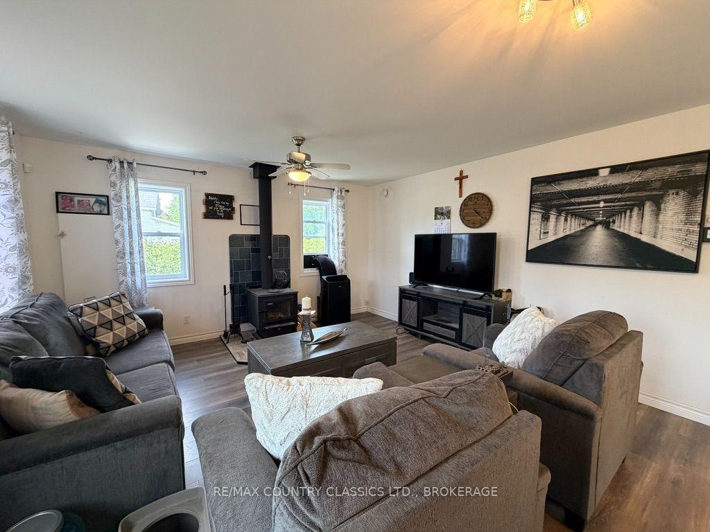 Photo 8 of 10131 Highway 41, Addington Highlands, Addington Highlands — HOMEH