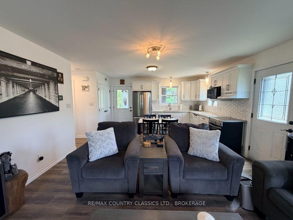 Photo 9 of 10131 Highway 41, Addington Highlands, Addington Highlands — HOMEH
