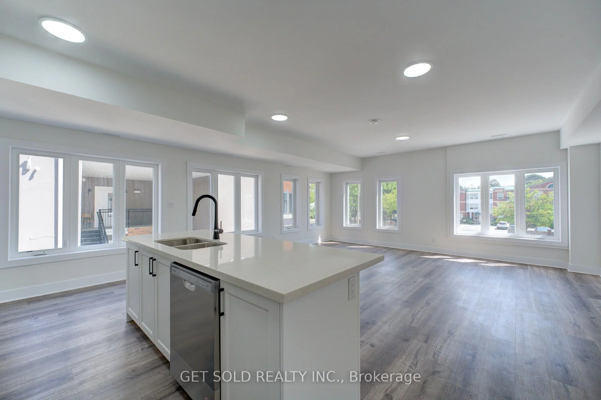 Photo 3 of Unit 13, 6701 Thorold Stone Road, Niagara Falls, Stamford — HOMEH