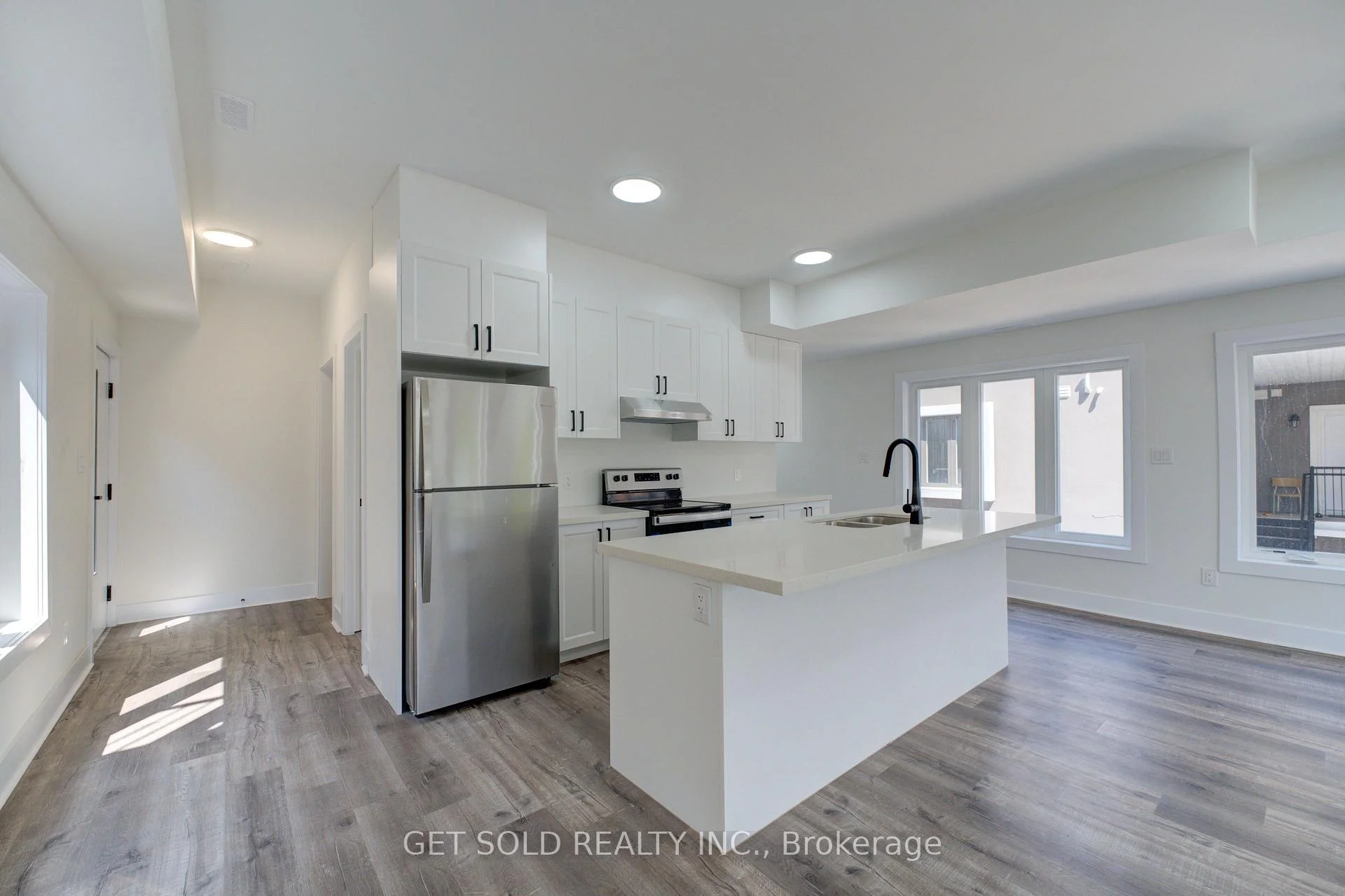 Photo 5 of Unit 13, 6701 Thorold Stone Road, Niagara Falls, Stamford — HOMEH