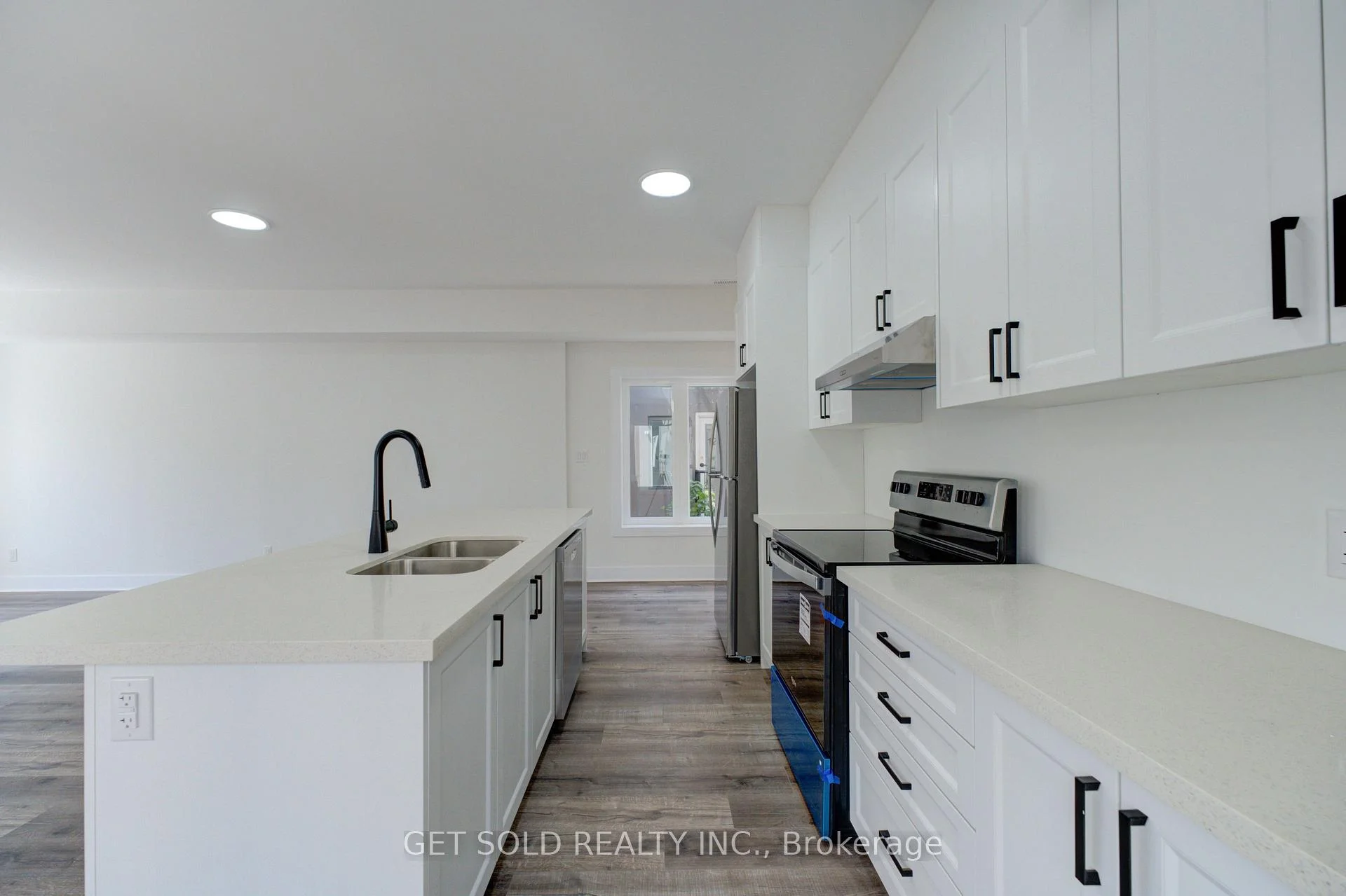 Photo 6 of Unit 13, 6701 Thorold Stone Road, Niagara Falls, Stamford — HOMEH