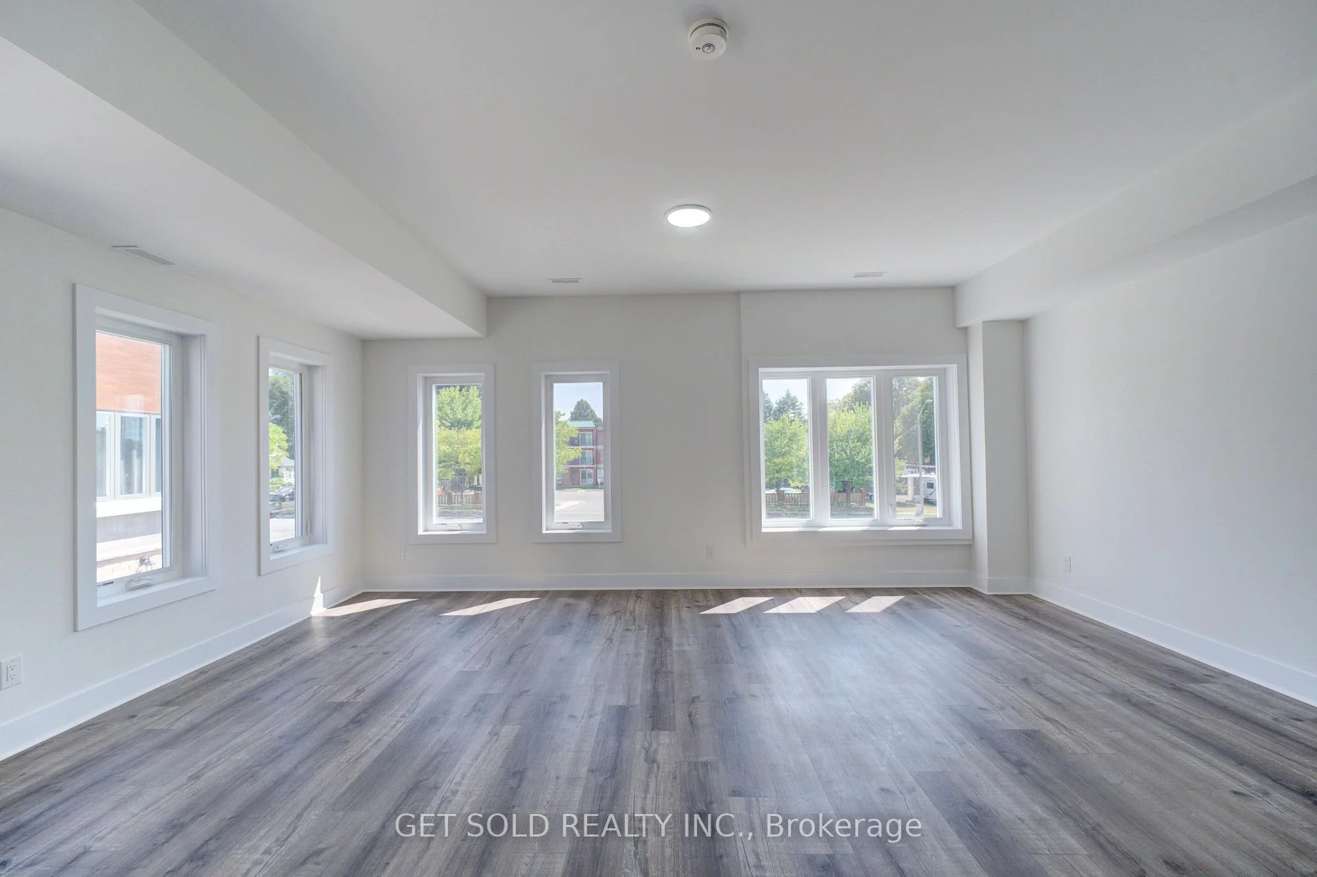 Photo 9 of Unit 13, 6701 Thorold Stone Road, Niagara Falls, Stamford — HOMEH