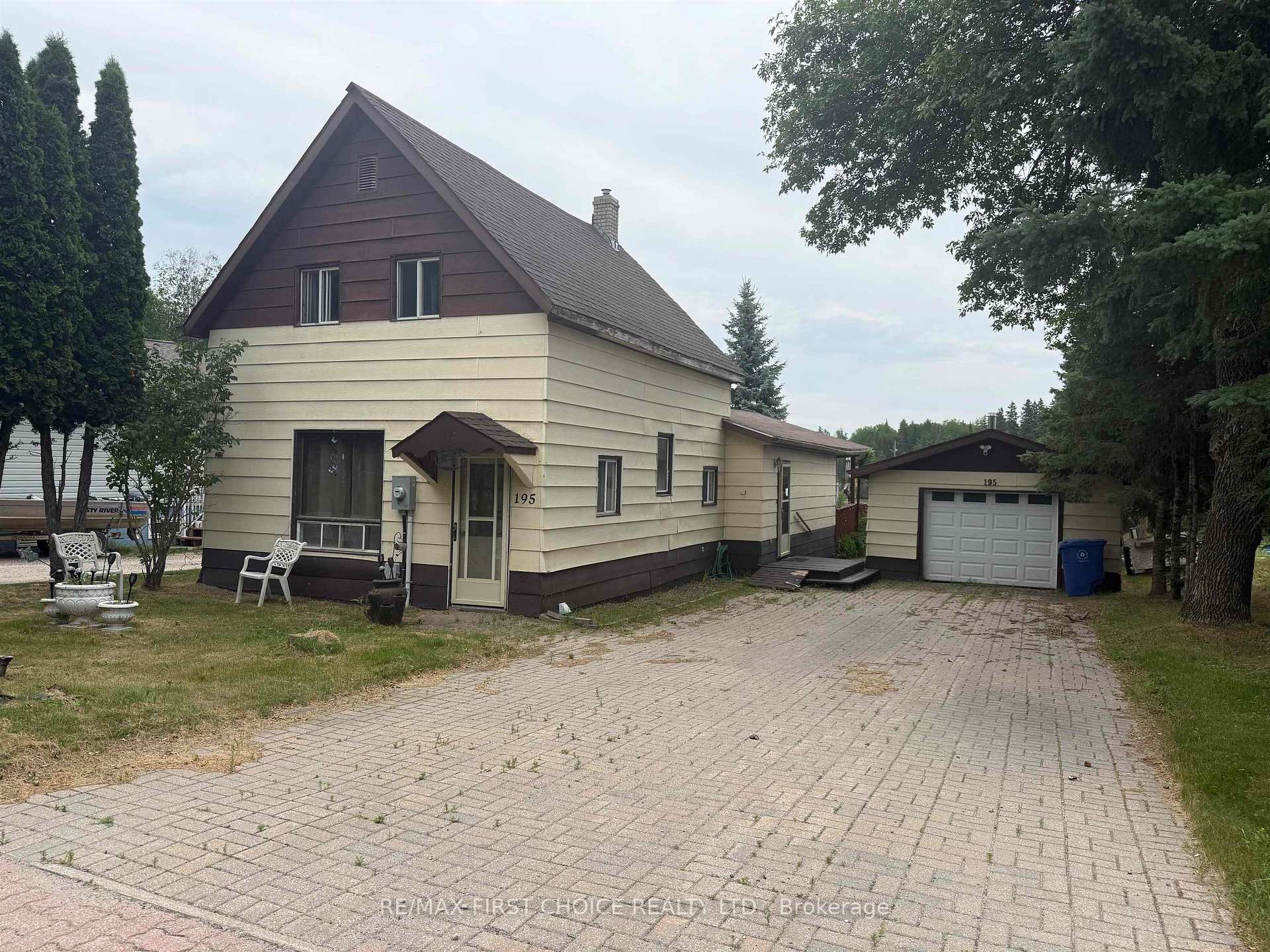 Photo of 195 West River Road