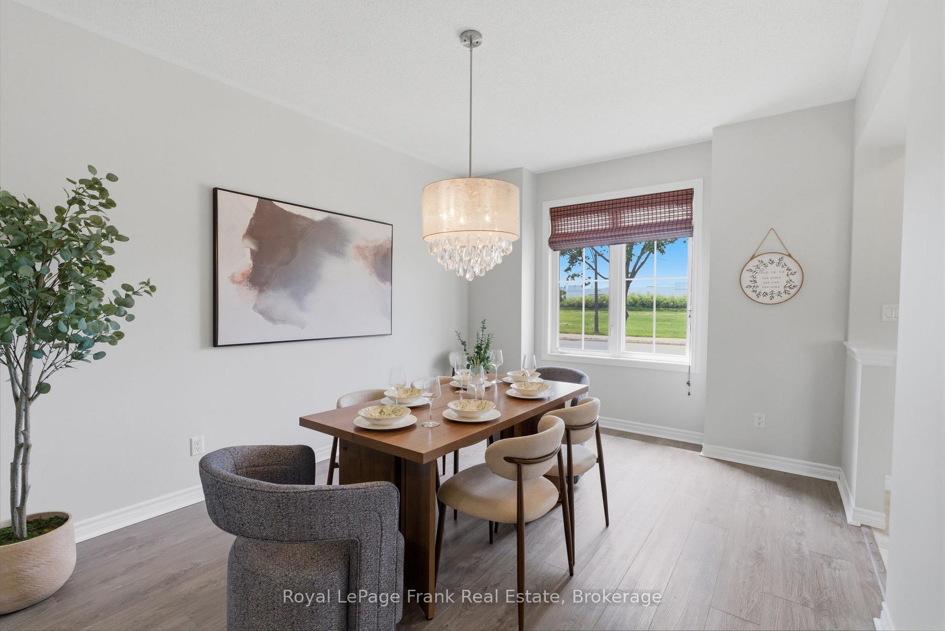 Photo 4 of 264 Brookhill Boulevard, Clarington, Bowmanville — HOMEH