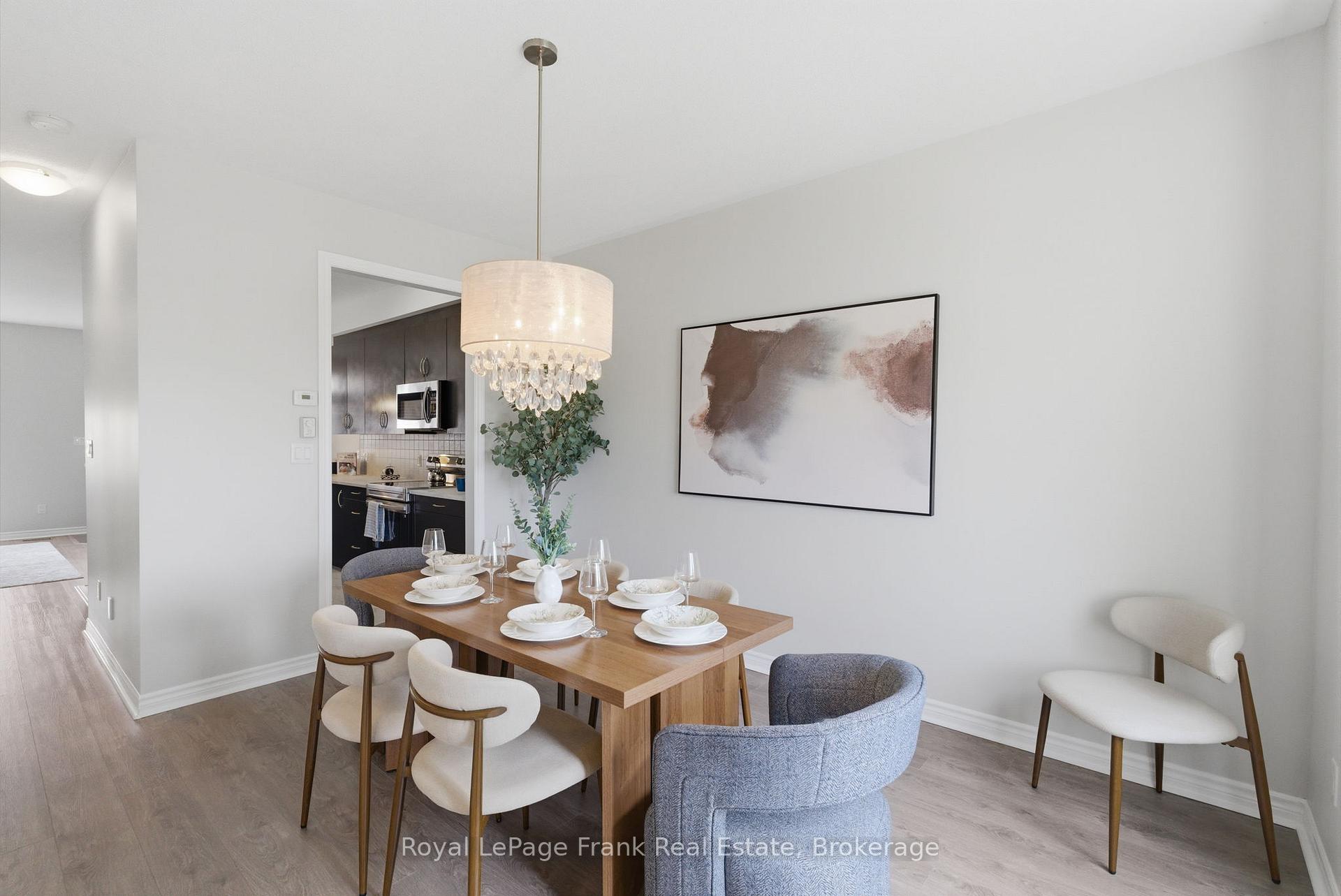 Photo 5 of 264 Brookhill Boulevard, Clarington, Bowmanville — HOMEH