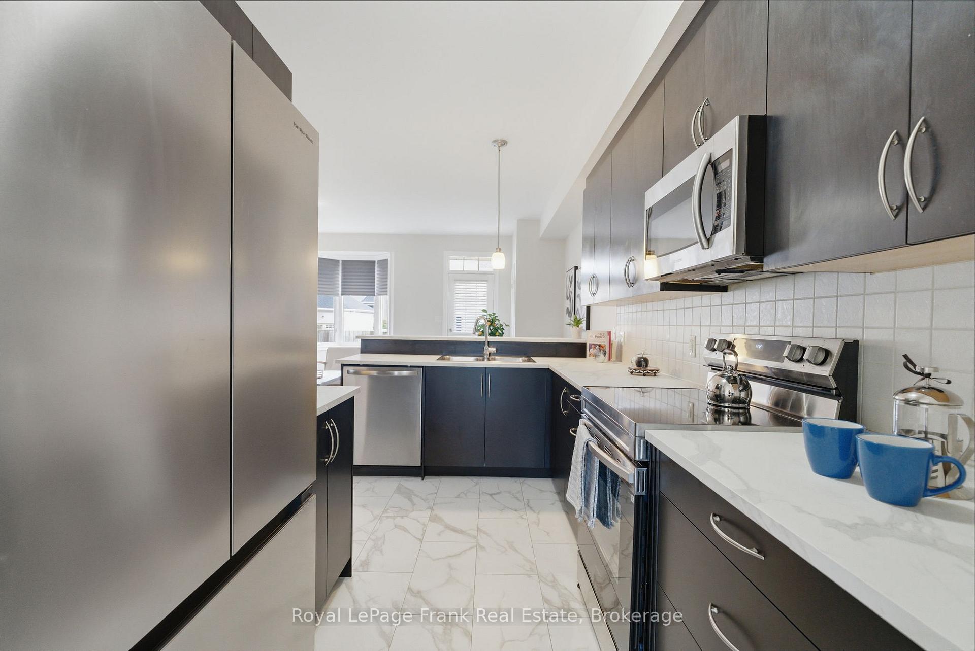 Photo 7 of 264 Brookhill Boulevard, Clarington, Bowmanville — HOMEH