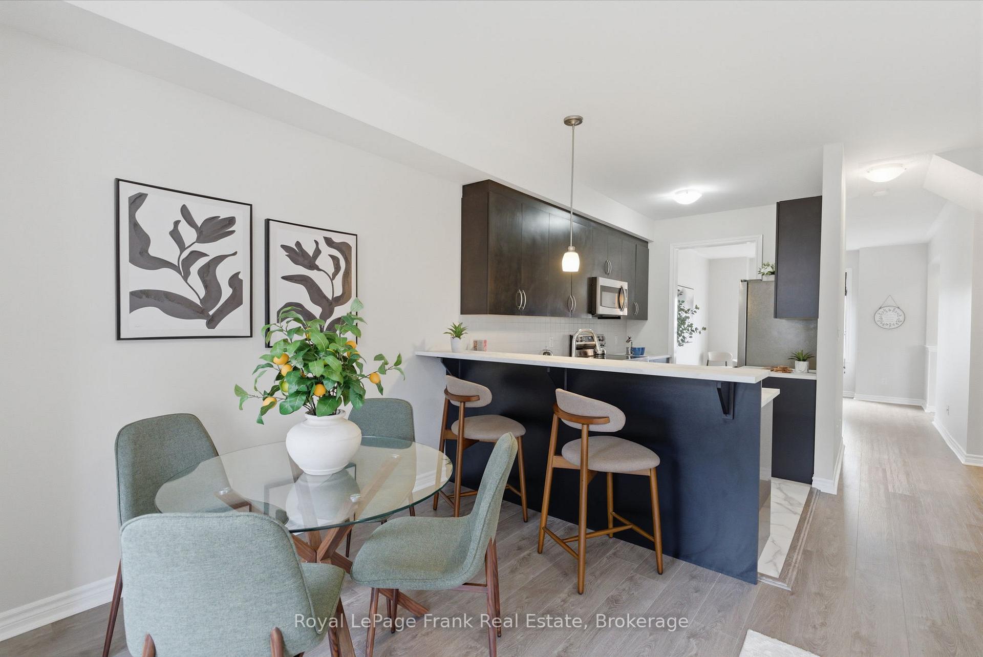 Photo 11 of 264 Brookhill Boulevard, Clarington, Bowmanville — HOMEH