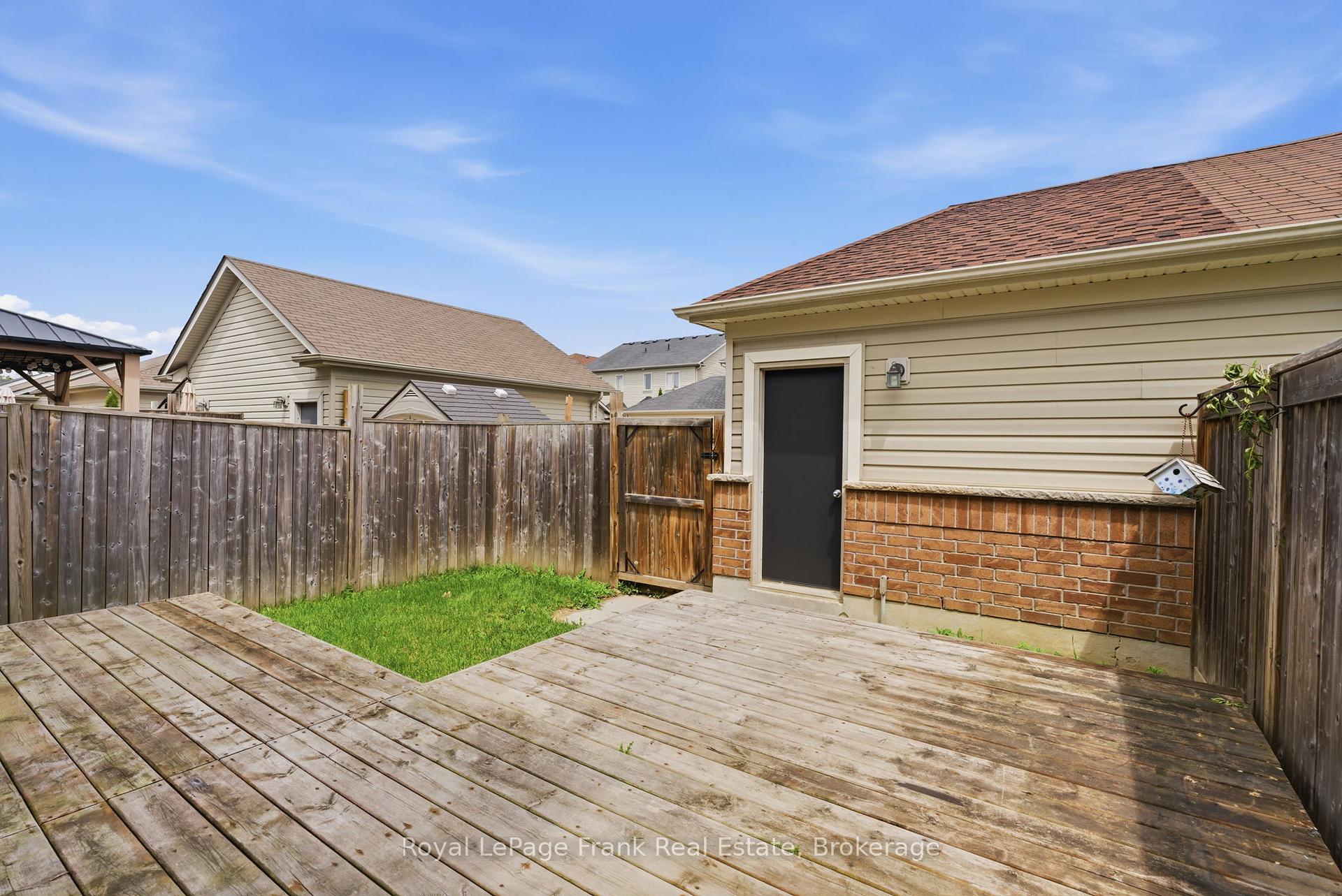 Photo 32 of 264 Brookhill Boulevard, Clarington, Bowmanville — HOMEH
