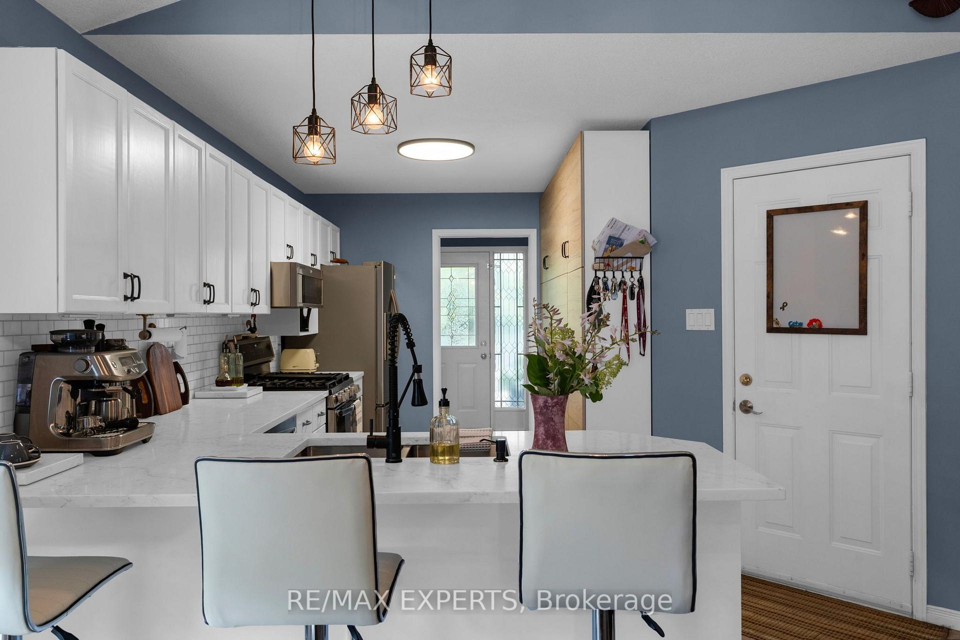 Photo 8 of 1 Cameron Court, Orangeville — HOMEH