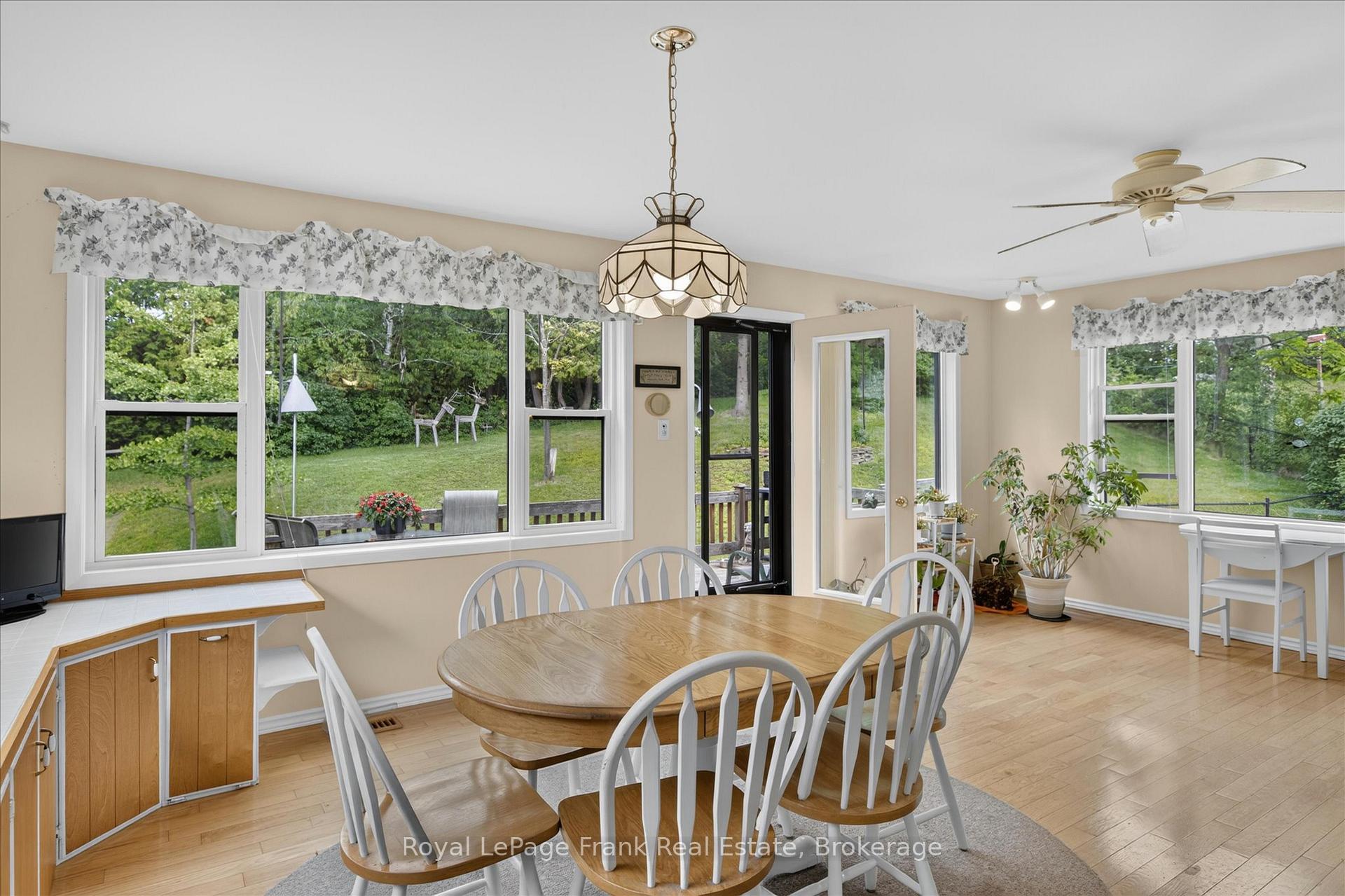 Photo 15 of 18 Redwood Court, Peterborough, Monaghan Ward 2 — HOMEH