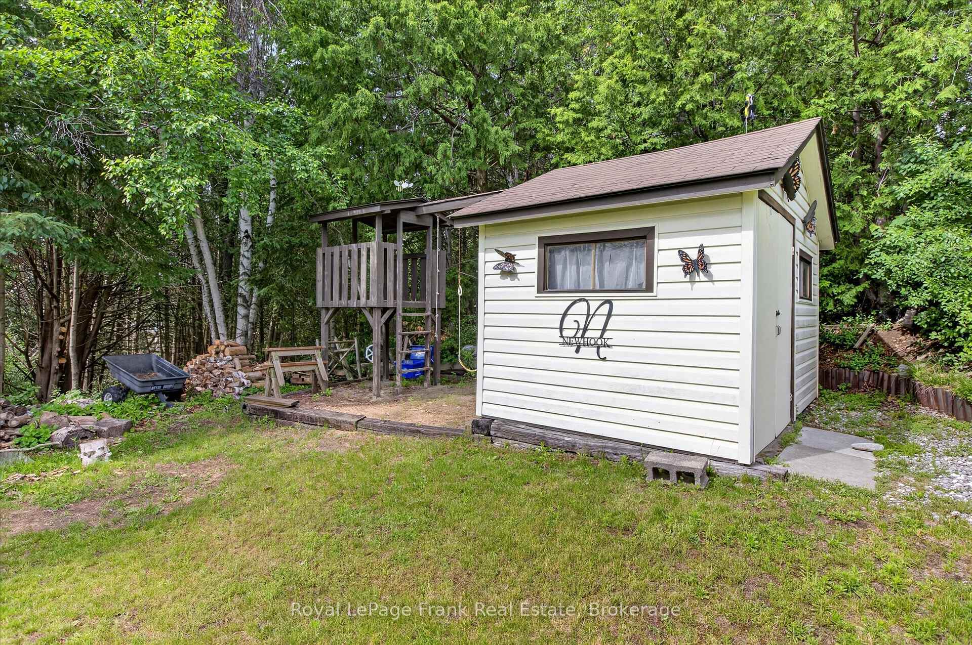 Photo 39 of 18 Redwood Court, Peterborough, Monaghan Ward 2 — HOMEH