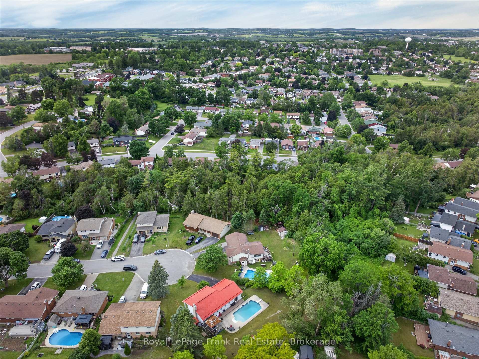 Photo 41 of 18 Redwood Court, Peterborough, Monaghan Ward 2 — HOMEH