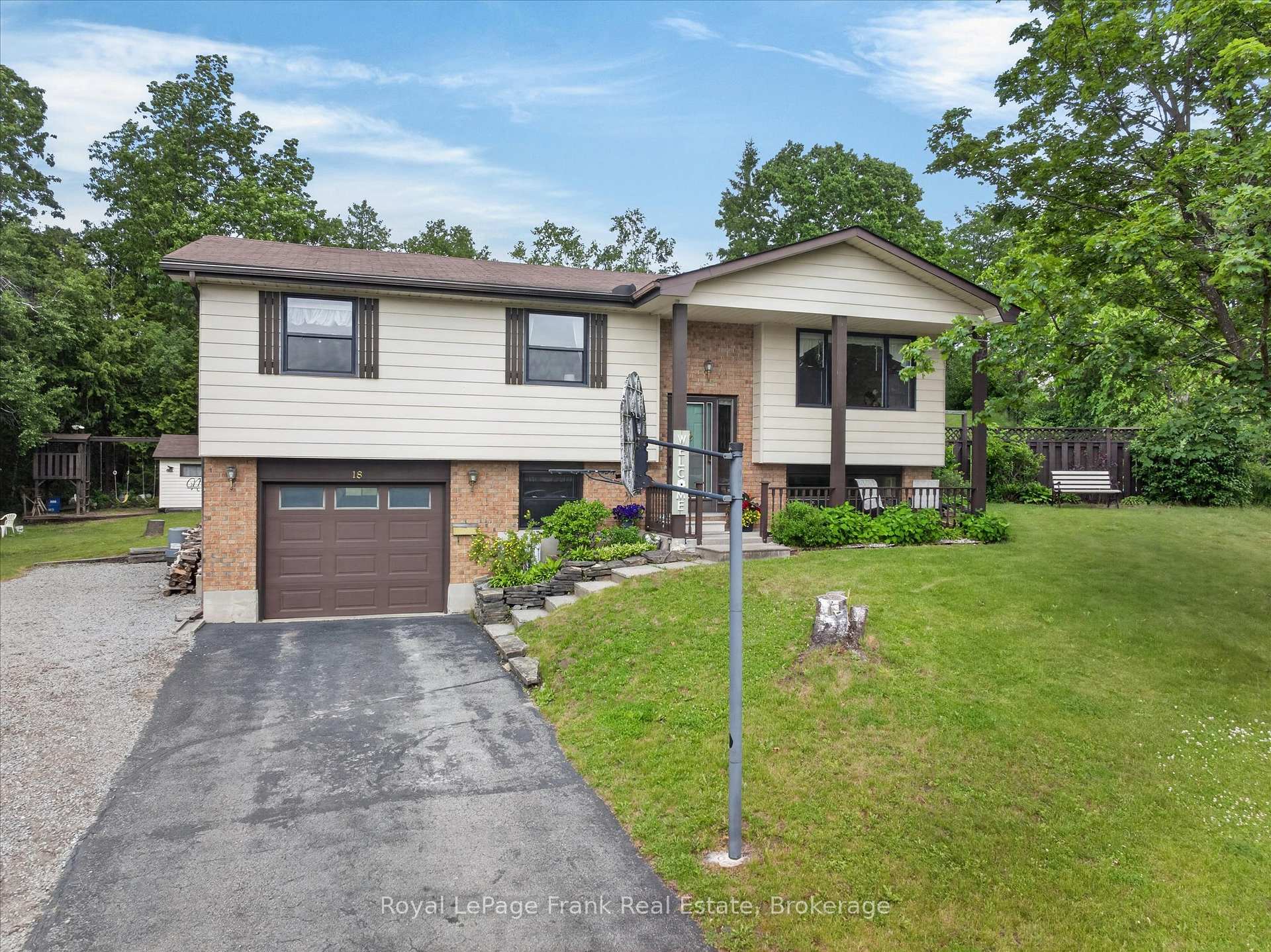 Photo 45 of 18 Redwood Court, Peterborough, Monaghan Ward 2 — HOMEH