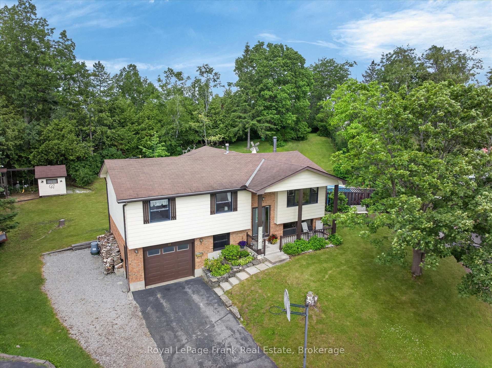 Photo 46 of 18 Redwood Court, Peterborough, Monaghan Ward 2 — HOMEH