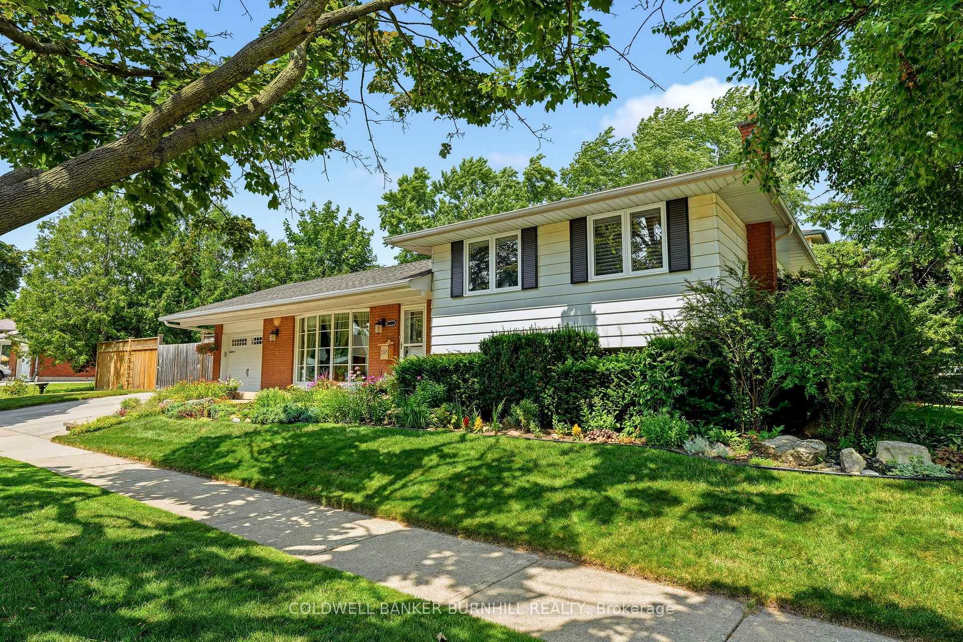Photo 3 of 569 Parkside Crescent, Burlington, Appleby — HOMEH