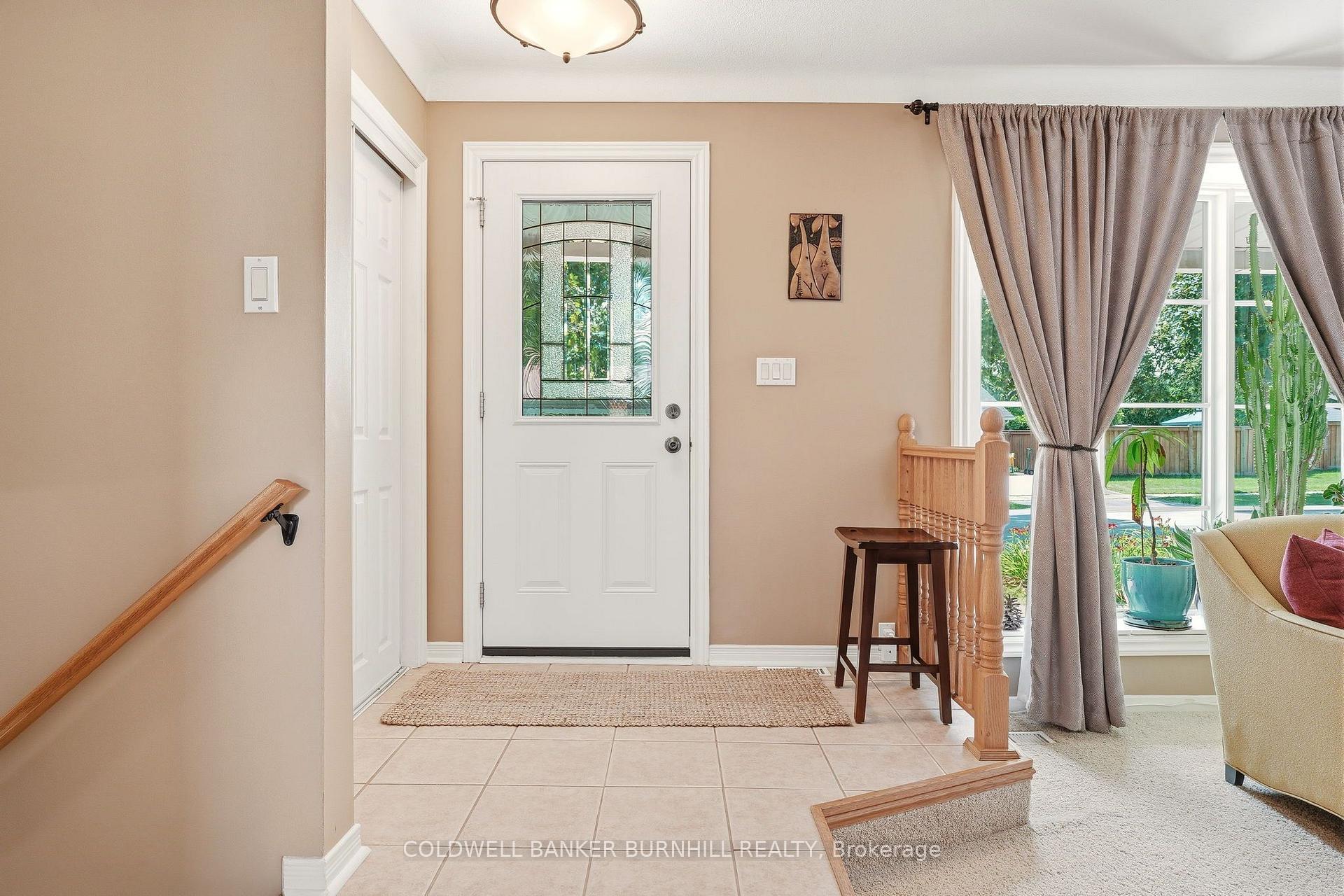 Photo 4 of 569 Parkside Crescent, Burlington, Appleby — HOMEH