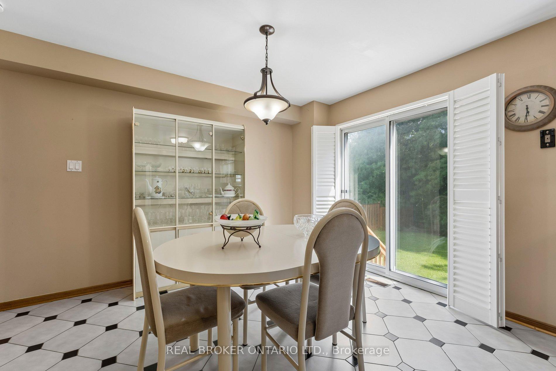 Photo 13 of 102 Coronation Circle, Brampton, Heart Lake West — HOMEH