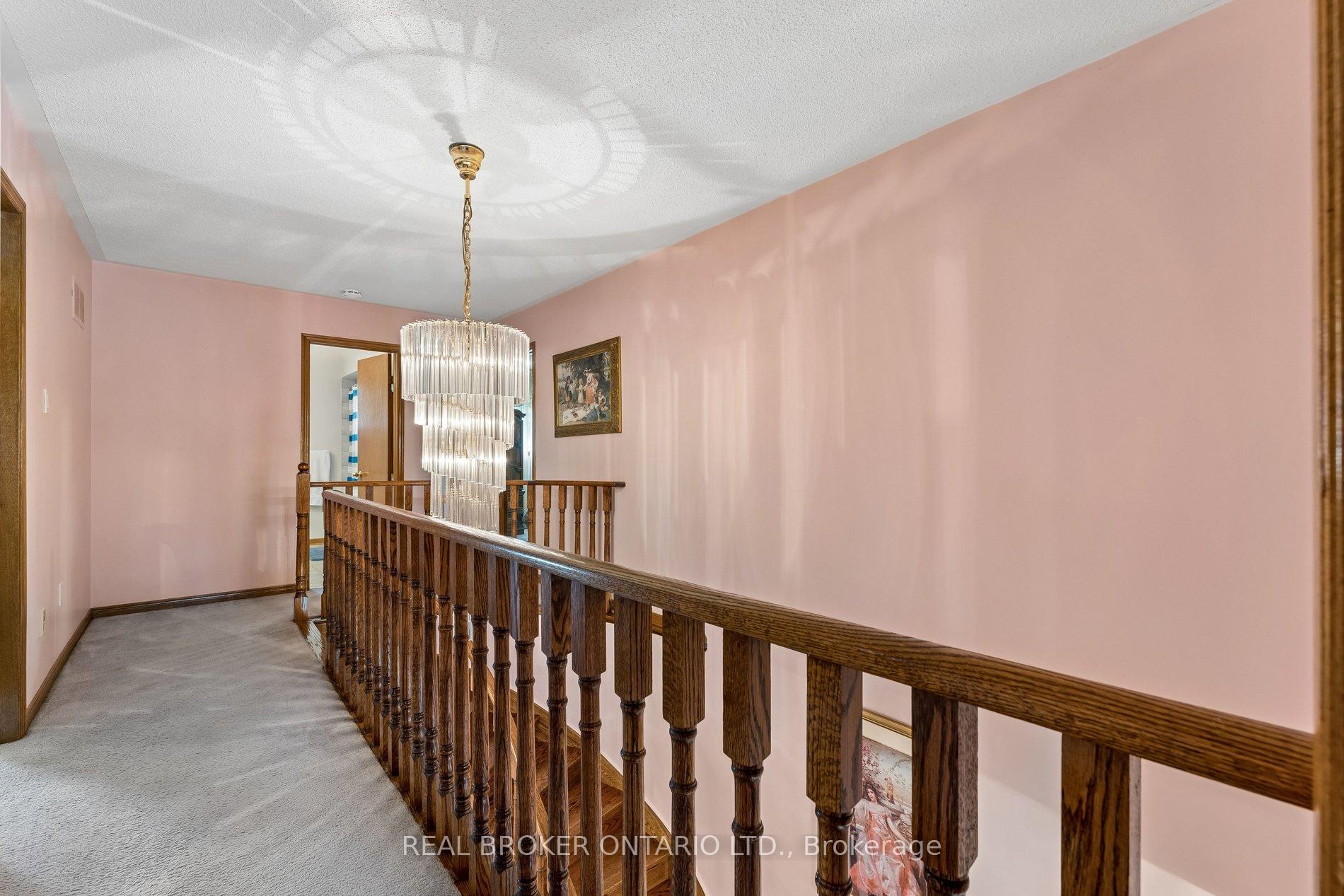 Photo 20 of 102 Coronation Circle, Brampton, Heart Lake West — HOMEH