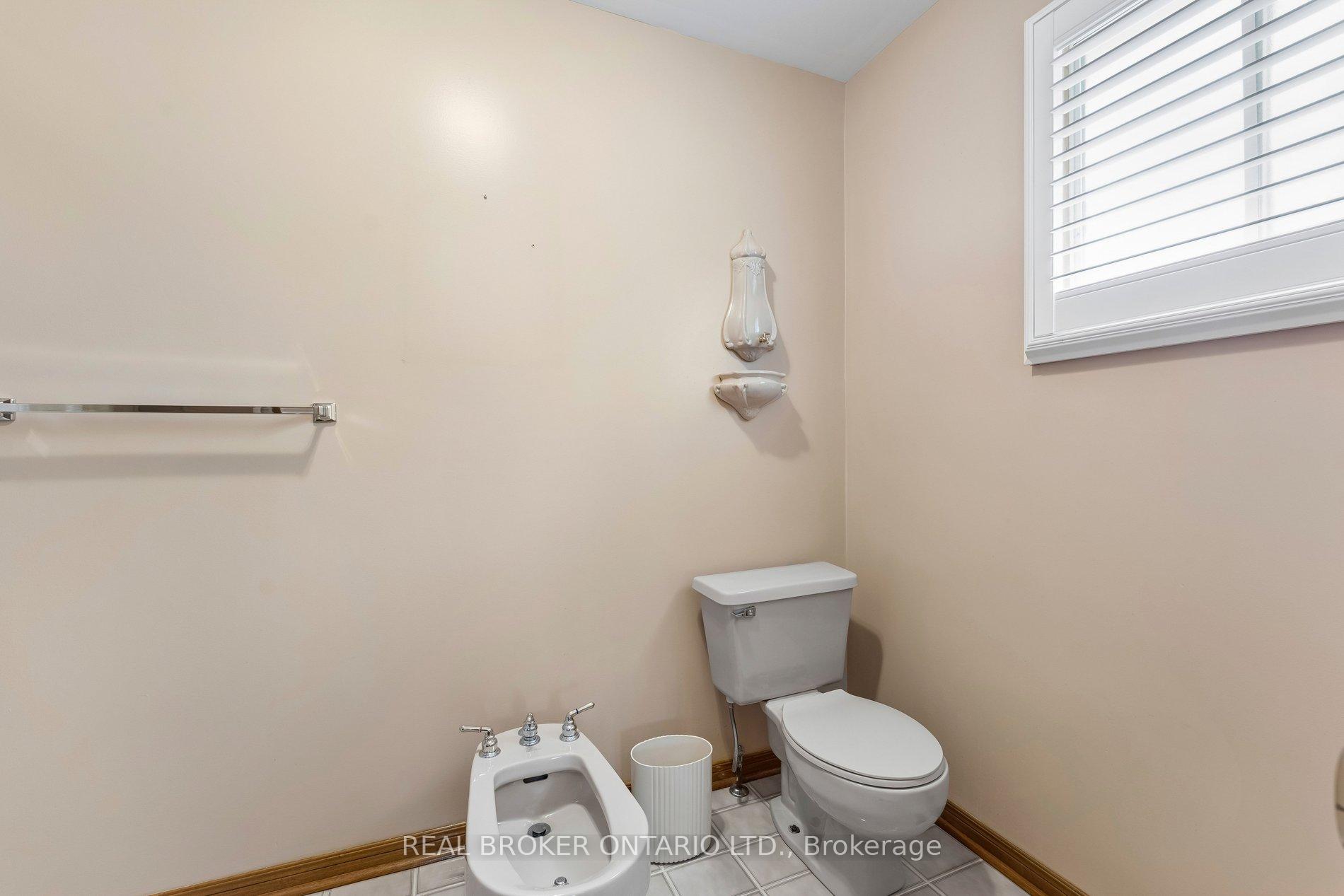 Photo 26 of 102 Coronation Circle, Brampton, Heart Lake West — HOMEH